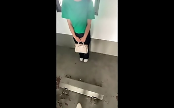 日韩 Skilled Asian Seductress Delivers Epic Blowjob with Expertise