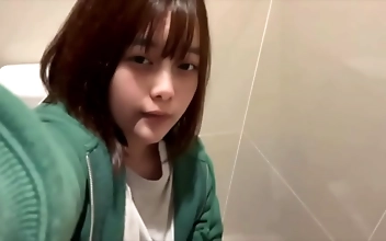 电影 Akiho Takes Big Loads Deeply and Gets Fucked