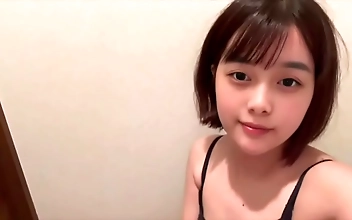 插 Shy Asian Babe Explores Her Wet Desire Intimately