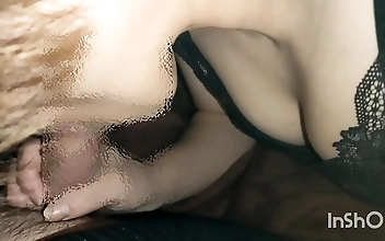 娇妻 污视频 Sexy Ladies Take Turns Giving Deep Oral Pleasure