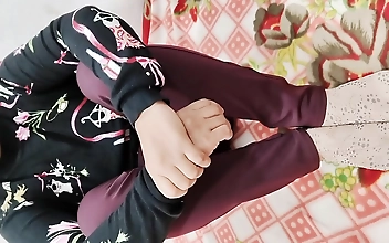 中国 Cute Asian Babe Enjoys Big Black Dicks Deeply