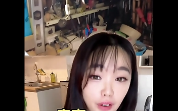 久久 无删减版 Teen's Irresistible Curves Dive into Sultry Sixty-Nine Delights