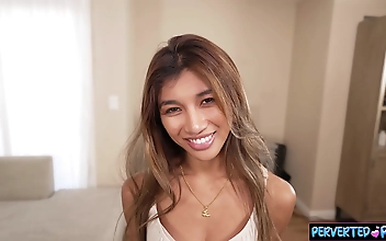 大片 欧美日韩 Seductive Darling's Night with a Hung Stud Passion